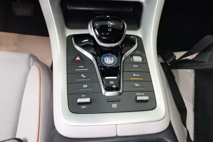 Used BYD Song Pro New Energy 2023 Champion Edition DM-i 110KM Excellence Model Gear Lever