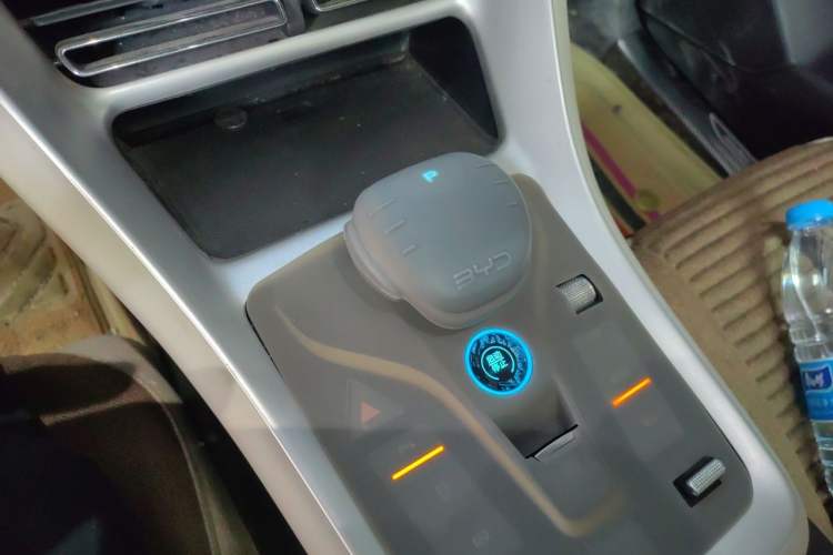 Used BYD Song Pro New Energy 2023 Champion Edition DM-i 71KM Leading Model Gear Lever