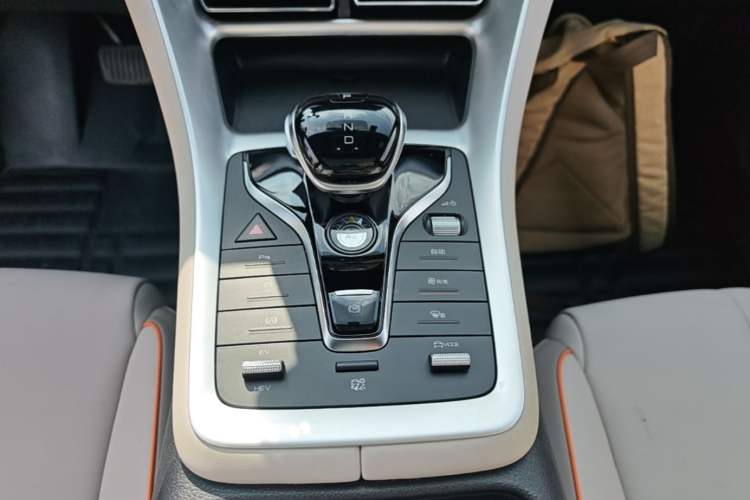 Used BYD Song Pro New Energy 2023 Champion Edition DM-i 71KM Leading Model Gear Lever
