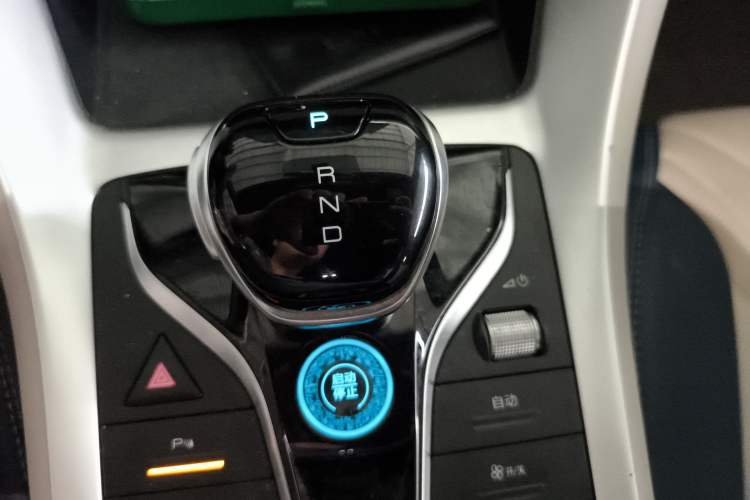 Used BYD Song Pro New Energy 2023 Champion Edition DM-i 71KM Navigation Model Gear Lever