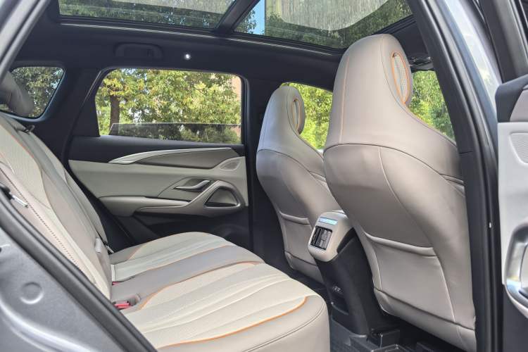 Used BYD Song Pro New Energy 2023 Champion Edition DM-i 110KM Excellence Model Interior 3