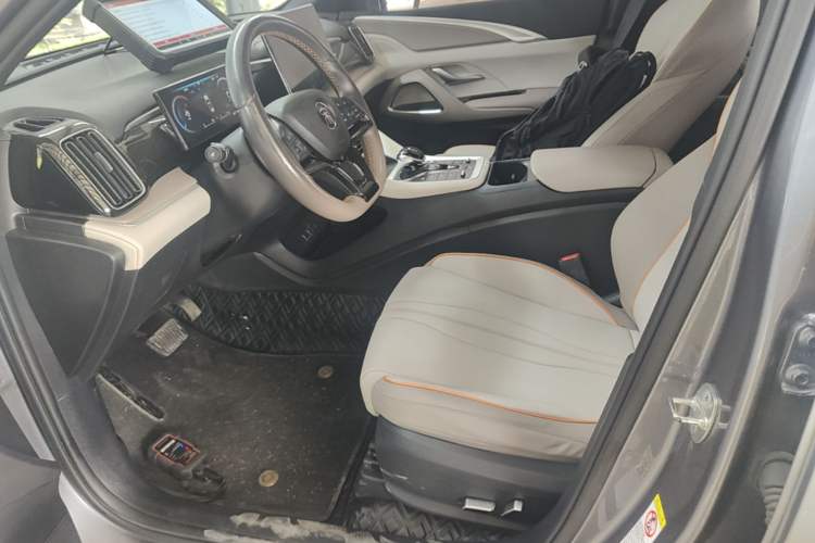 Used BYD Song Pro New Energy 2023 Champion Edition DM-i 110KM Beyond Model Left Front Seat