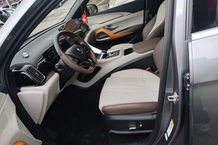 Used BYD Song Pro New Energy 2023 Champion Edition DM-i 110KM Beyond Model Left Front Seat