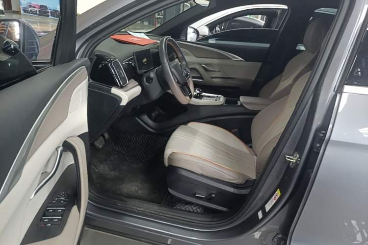 Used BYD Song Pro New Energy 2023 Champion Edition DM-i 71KM Leading Model Left Front Seat