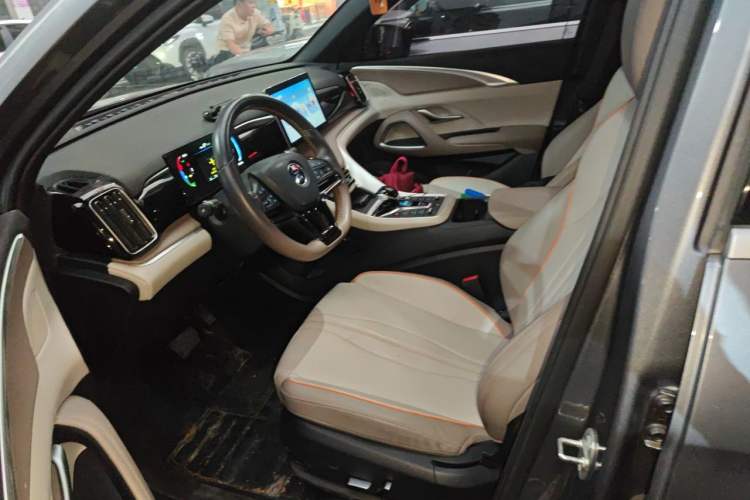 Used BYD Song Pro New Energy 2023 Champion Edition DM-i 71KM Leading Model Left Front Seat