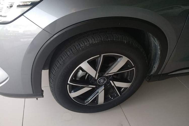Used BYD Song Pro New Energy 2023 Champion Edition DM-i 71KM Navigation Model Left Front Wheel Hub