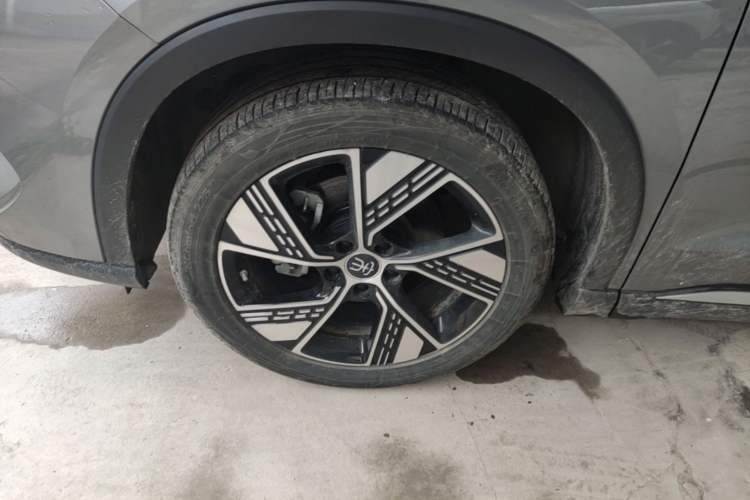 Used BYD Song Pro New Energy 2023 Champion Edition DM-i 110KM Excellence Model Left Front Wheel Hub