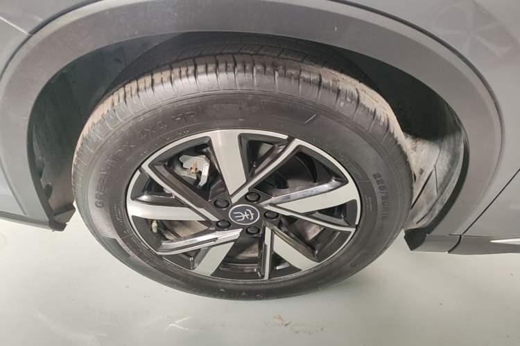 Used BYD Song Pro New Energy 2023 Champion Edition DM-i 110KM Beyond Model Left Front Wheel Hub