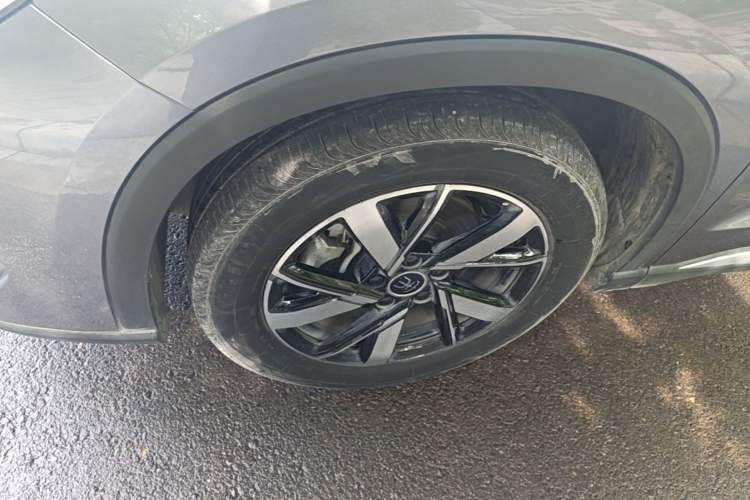 Used BYD Song Pro New Energy 2023 Champion Edition DM-i 71KM Beyond Model Left Front Wheel Hub