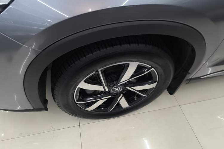 Used BYD Song Pro New Energy 2023 Champion Edition DM-i 71KM Beyond Model Left Front Wheel Hub