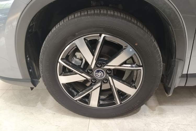 Used BYD Song Pro New Energy 2023 Champion Edition DM-i 71KM Leading Model Left Front Wheel Hub