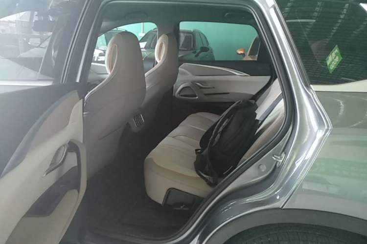 Used BYD Song Pro New Energy 2023 Champion Edition DM-i 71KM Navigation Model Left Rear Seat