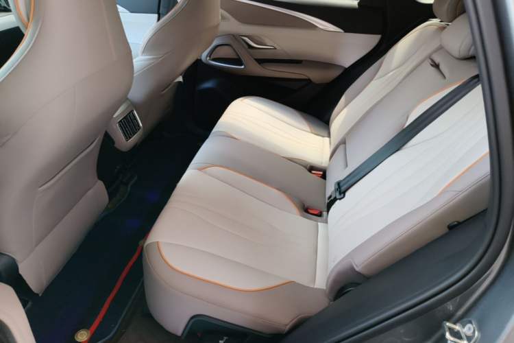 Used BYD Song Pro New Energy 2023 Champion Edition DM-i 71KM Beyond Model Left Rear Seat