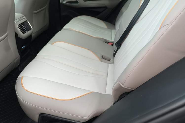 Used BYD Song Pro New Energy 2023 Champion Edition DM-i 71KM Beyond Model Left Rear Seat
