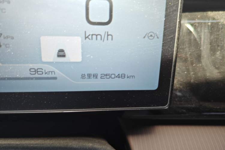 Used BYD Song Pro New Energy 2023 Champion Edition DM-i 110KM Excellence Model Odometer Close Up