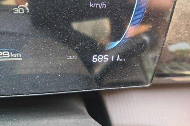 Used BYD Song Pro New Energy 2023 Champion Edition DM-i 71KM Beyond Model Odometer Close Up