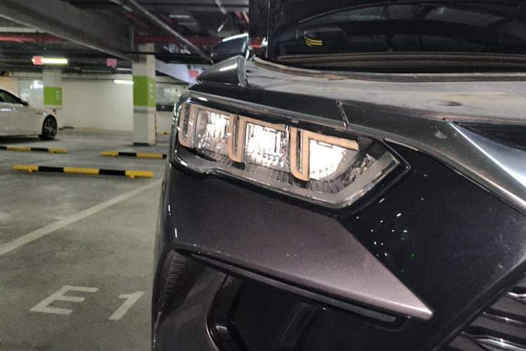 Used BYD Song Pro New Energy 2023 Champion Edition DM-i 110KM Beyond Model Right Front Headlight