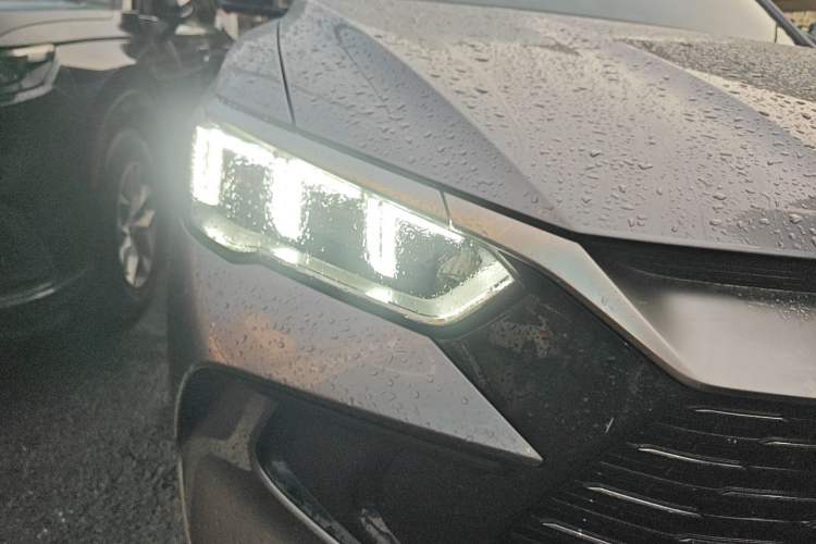 Used BYD Song Pro New Energy 2023 Champion Edition DM-i 71KM Leading Model Right Front Headlight