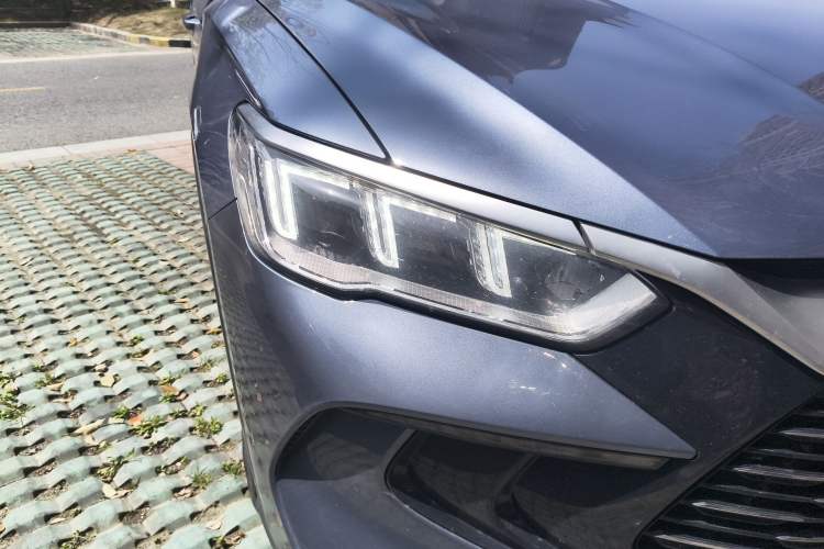 Used BYD Song Pro New Energy 2023 Champion Edition DM-i 110KM Beyond Model Right Front Headlight