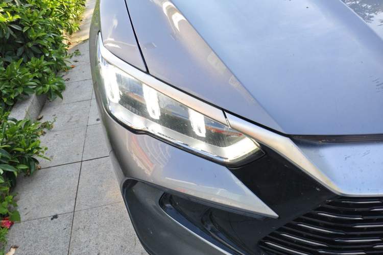 Used BYD Song Pro New Energy 2023 Champion Edition DM-i 71KM Navigation Model Right Front Headlight