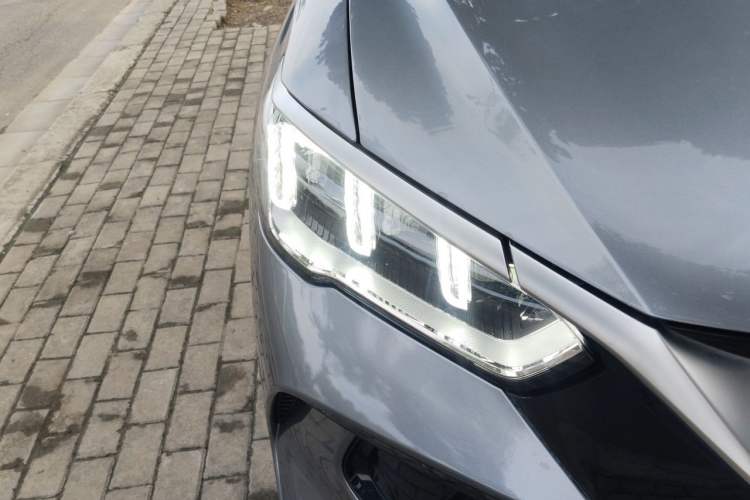Used BYD Song Pro New Energy 2023 Champion Edition DM-i 110KM Excellence Model Right Front Headlight