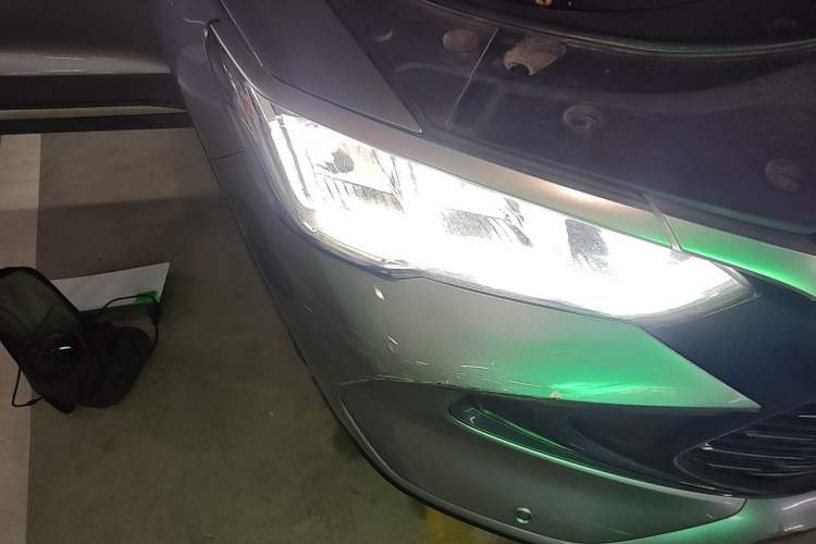 Used BYD Song Pro New Energy 2023 Champion Edition DM-i 110KM Beyond Model Right Front Headlight