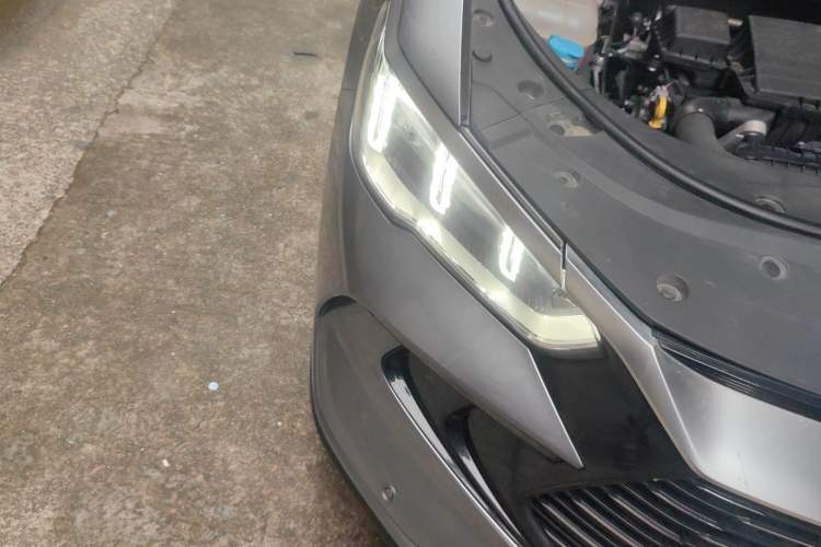 Used BYD Song Pro New Energy 2023 Champion Edition DM-i 110KM Excellence Model Right Front Headlight