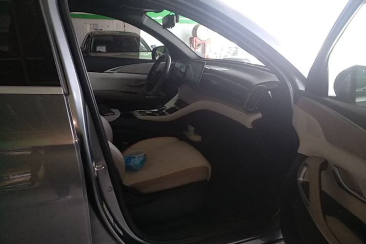 Used BYD Song Pro New Energy 2023 Champion Edition DM-i 71KM Navigation Model Right Front Seat