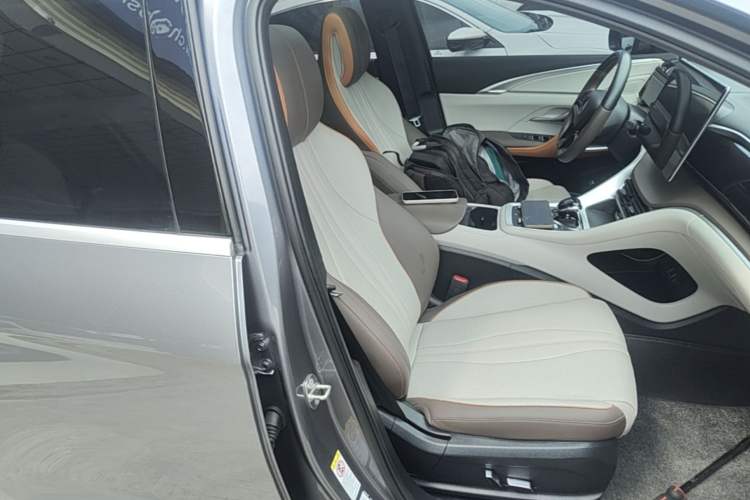 Used BYD Song Pro New Energy 2023 Champion Edition DM-i 110KM Excellence Model Right Front Seat