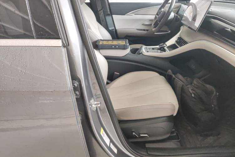 Used BYD Song Pro New Energy 2023 Champion Edition DM-i 110KM Excellence Model Right Front Seat