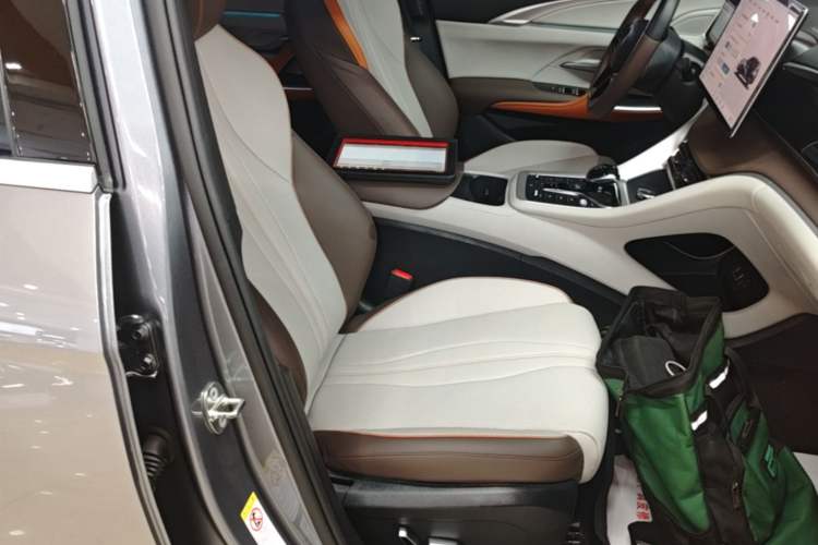 Used BYD Song Pro New Energy 2023 Champion Edition DM-i 110KM Excellence Model Right Front Seat