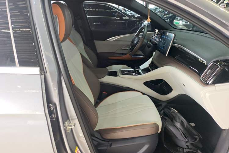Used BYD Song Pro New Energy 2023 Champion Edition DM-i 110KM Beyond Model Right Front Seat