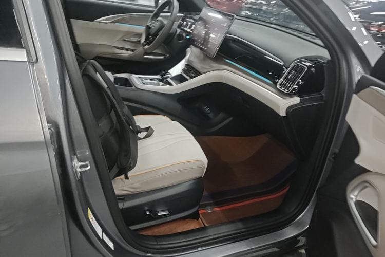 Used BYD Song Pro New Energy 2023 Champion Edition DM-i 110KM Excellence Model Right Front Seat