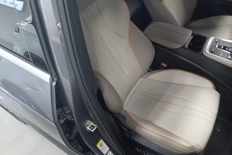 Used BYD Song Pro New Energy 2023 Champion Edition DM-i 71KM Leading Model Right Front Seat