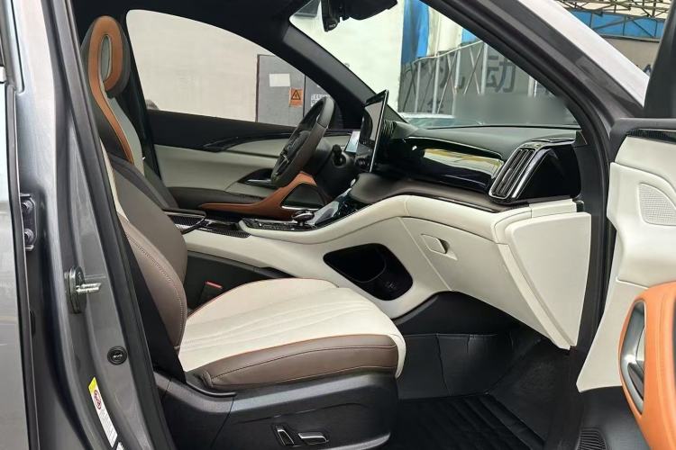 Used BYD Song Pro New Energy 2023 Champion Edition DM-i 110KM Excellence Model Right Front Seat