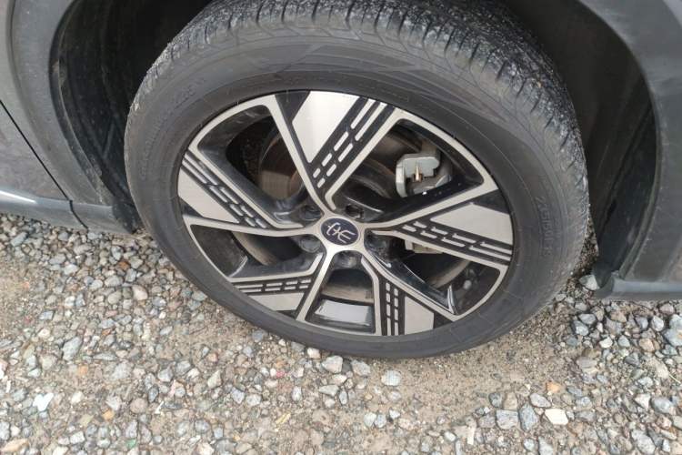 Used BYD Song Pro New Energy 2023 Champion Edition DM-i 110KM Excellence Model Right Front Wheel Hub