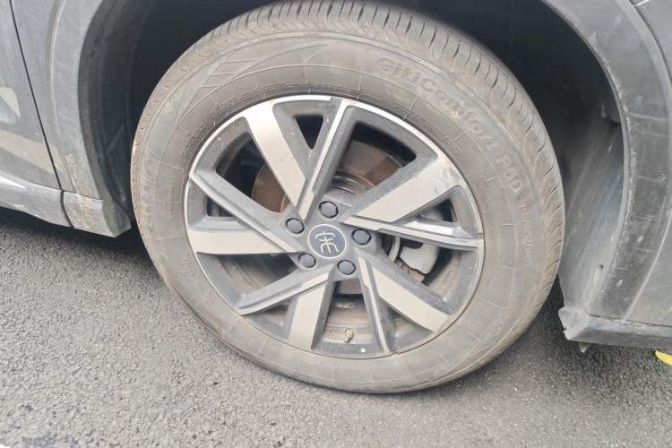 Used BYD Song Pro New Energy 2023 Champion Edition DM-i 71KM Leading Model Right Front Wheel Hub