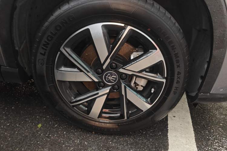 Used BYD Song Pro New Energy 2023 Champion Edition DM-i 71KM Leading Model Right Front Wheel Hub