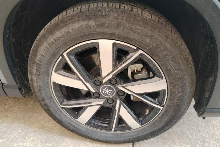 Used BYD Song Pro New Energy 2023 Champion Edition DM-i 110KM Beyond Model Right Front Wheel Hub