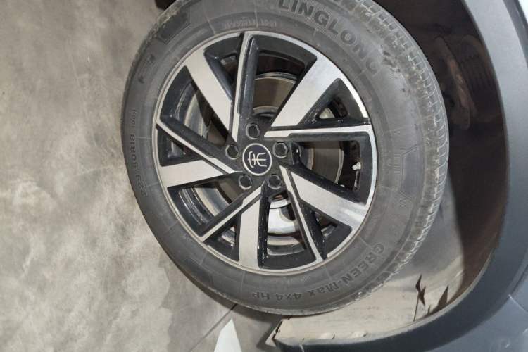 Used BYD Song Pro New Energy 2023 Champion Edition DM-i 71KM Navigation Model Right Front Wheel Hub
