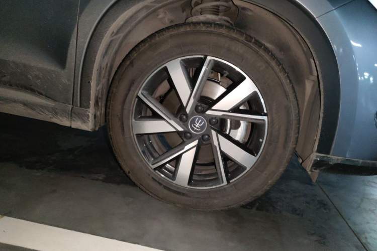 Used BYD Song Pro New Energy 2023 Champion Edition DM-i 110KM Beyond Model Right Front Wheel Hub