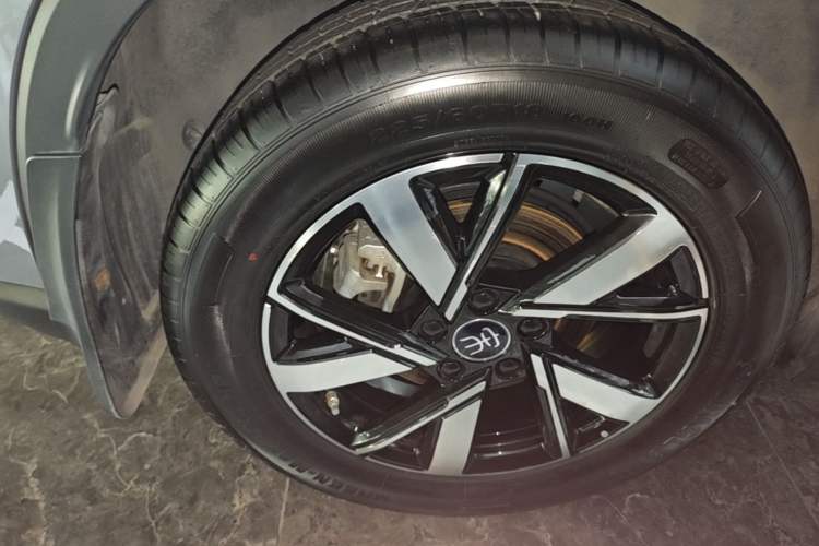 Used BYD Song Pro New Energy 2023 Champion Edition DM-i 110KM Beyond Model Right Rear Wheel Hub