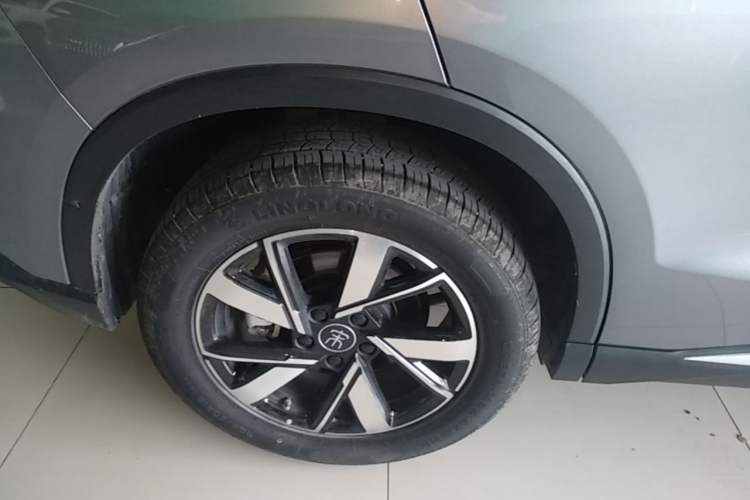 Used BYD Song Pro New Energy 2023 Champion Edition DM-i 71KM Navigation Model Right Rear Wheel Hub