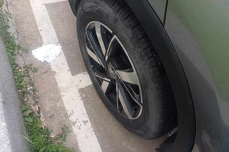 Used BYD Song Pro New Energy 2023 Champion Edition DM-i 110KM Beyond Model Right Rear Wheel Hub