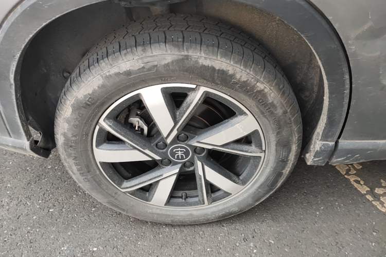Used BYD Song Pro New Energy 2023 Champion Edition DM-i 110KM Beyond Model Right Rear Wheel Hub