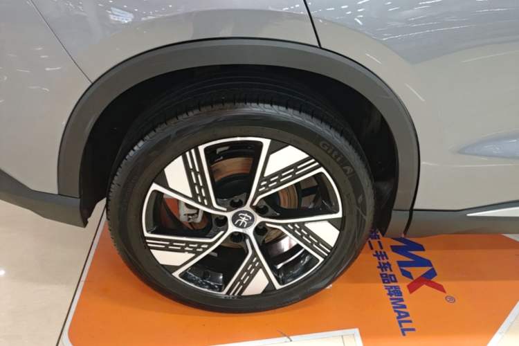 Used BYD Song Pro New Energy 2023 Champion Edition DM-i 110KM Excellence Model Right Rear Wheel Hub