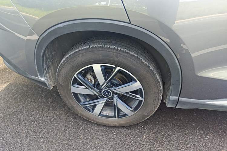 Used BYD Song Pro New Energy 2023 Champion Edition DM-i 71KM Beyond Model Right Rear Wheel Hub