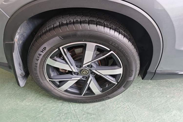 Used BYD Song Pro New Energy 2023 Champion Edition DM-i 110KM Beyond Model Right Rear Wheel Hub
