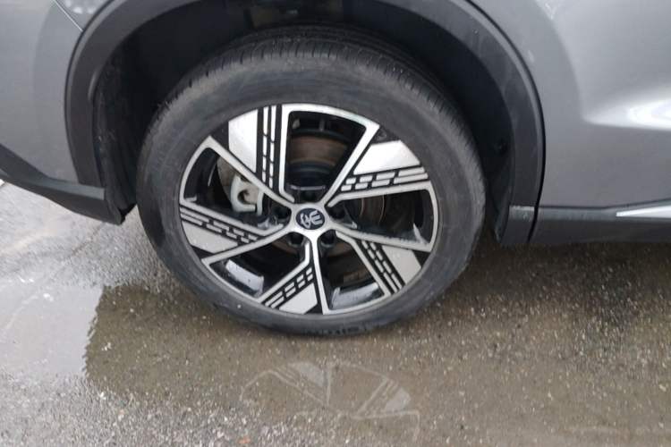 Used BYD Song Pro New Energy 2023 Champion Edition DM-i 110KM Beyond Model Right Rear Wheel Hub