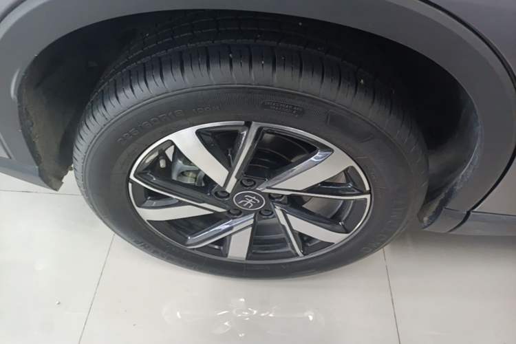Used BYD Song Pro New Energy 2023 Champion Edition DM-i 71KM Leading Model Right Rear Wheel Hub